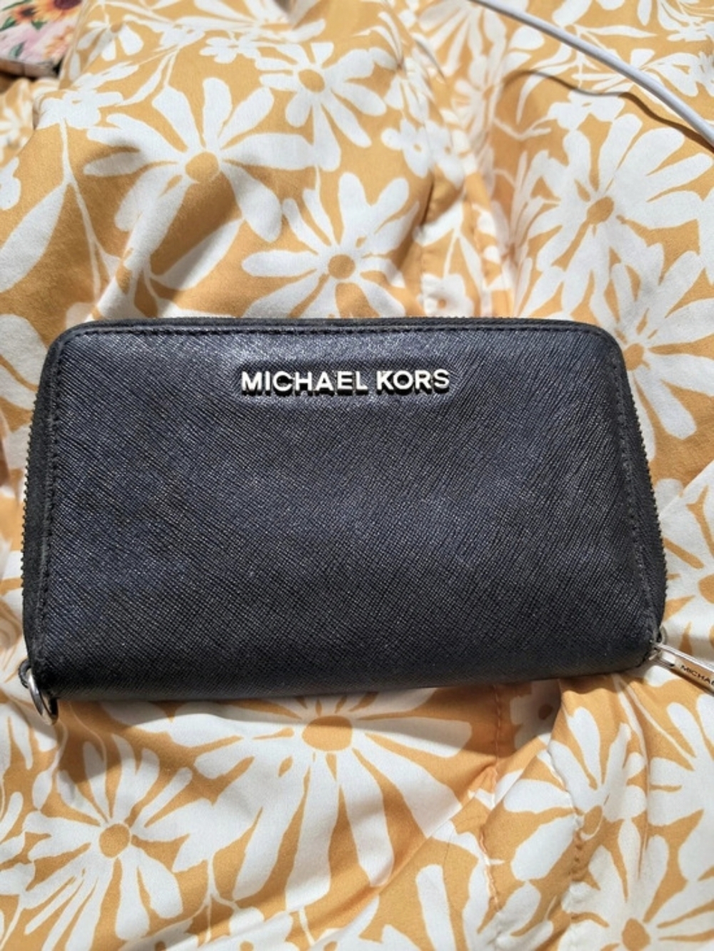 Michael Kors Jet Set Travel Saffiano Leather Zip Around Wallet - Black